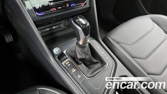 Volkswagen Tiguan 2024 — photo 9