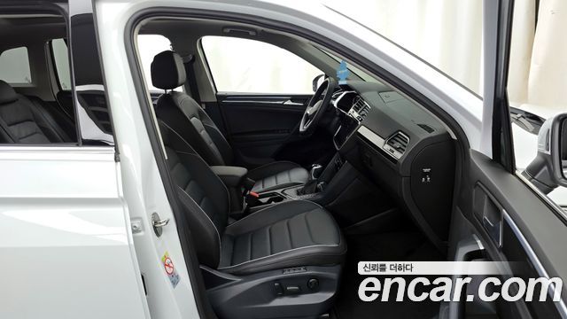 Volkswagen Tiguan 2024 — photo 11
