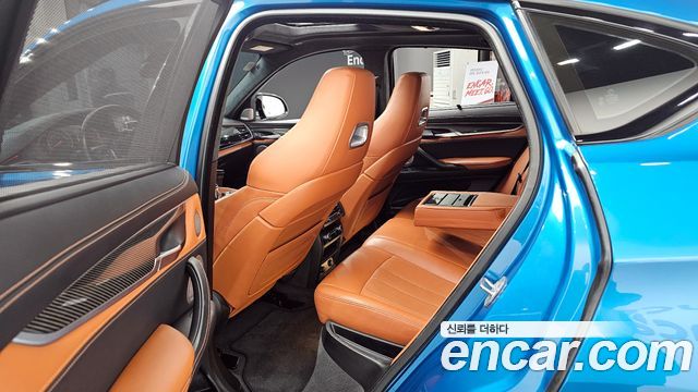 BMW X6M 2018 — photo 11