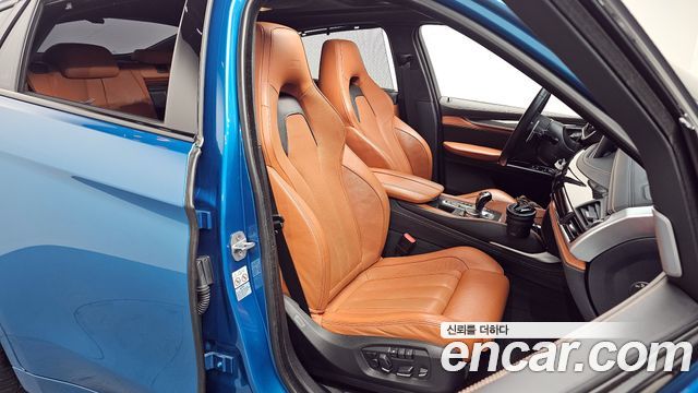 BMW X6M 2018 — photo 12
