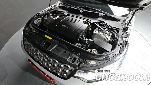Land Rover Discovery 2023 — photo 6