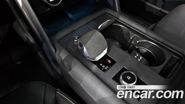 Land Rover Discovery 2023 — photo 9