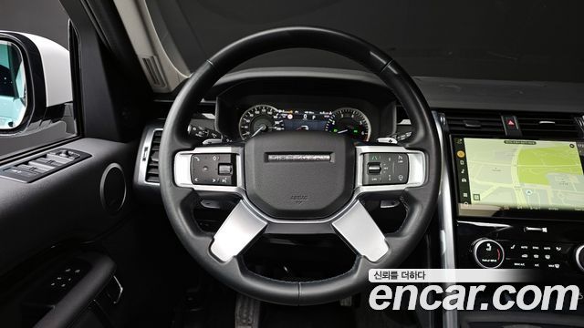 Land Rover Discovery 2023 — photo 13