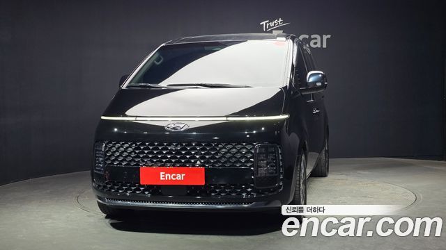 Hyundai Staria 2023 — photo 3