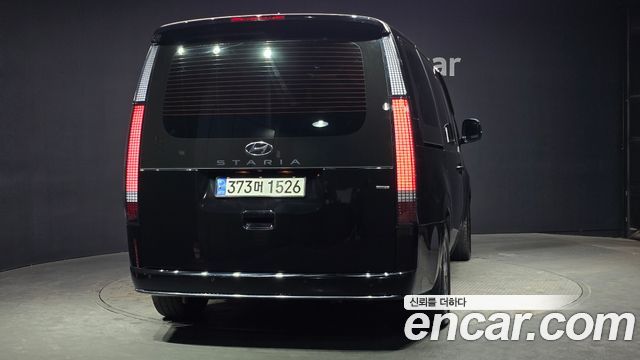 Hyundai Staria 2023 — photo 4