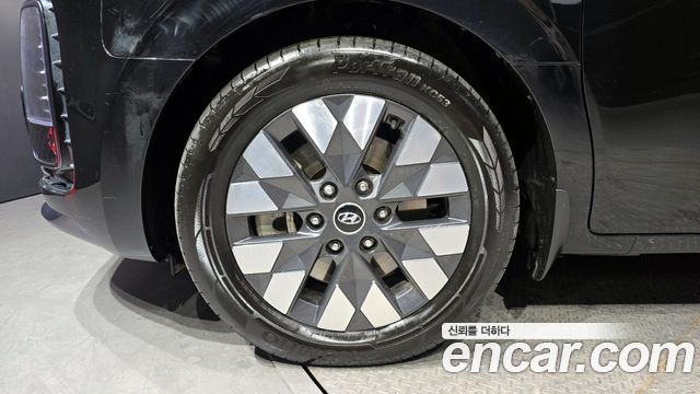 Hyundai Staria 2023 — photo 5