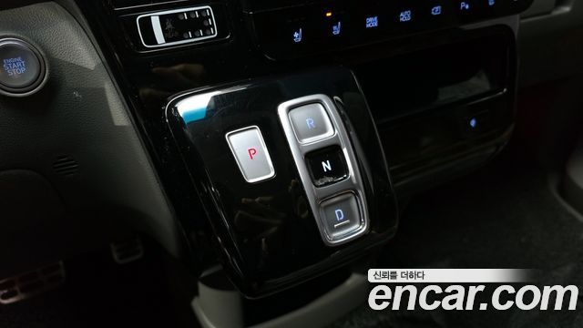 Hyundai Staria 2023 — photo 9