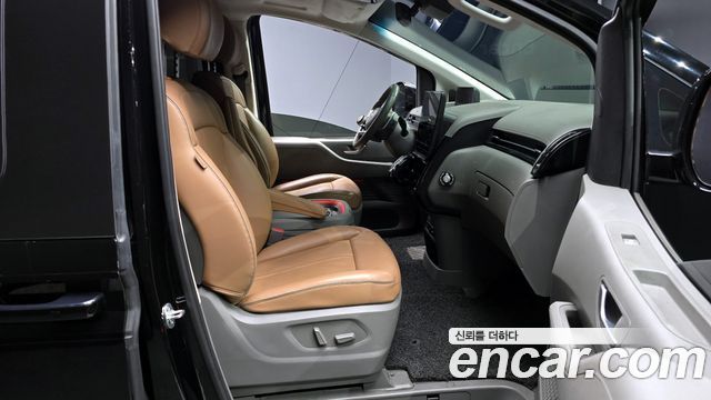 Hyundai Staria 2023 — photo 11