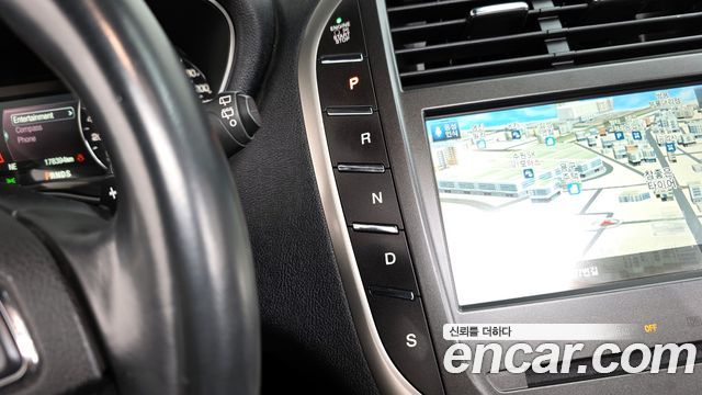 Lincoln MKC 2016 — photo 9