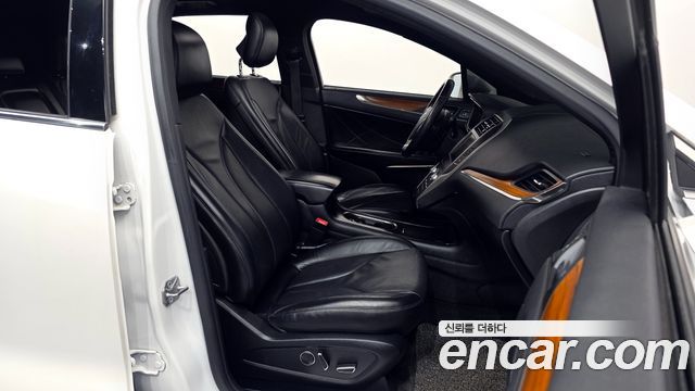 Lincoln MKC 2016 — photo 11
