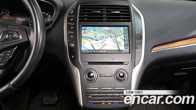 Lincoln MKC 2016 — photo 15