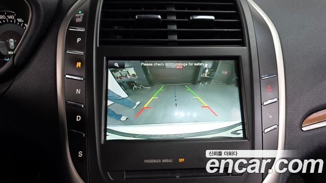 Lincoln MKC 2016 — photo 16