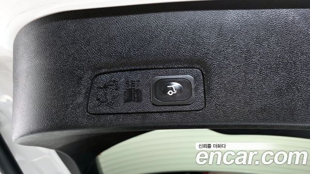 Lincoln MKC 2016 — photo 20