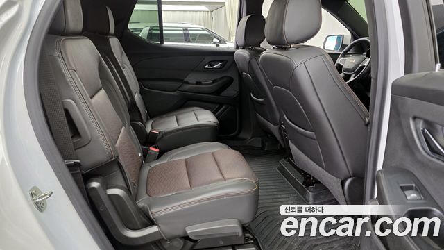 Chevrolet Korea Traverse 2022 — photo 12