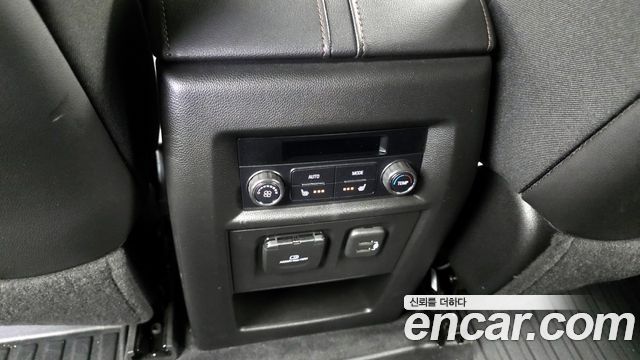 Chevrolet Korea Traverse 2022 — photo 19