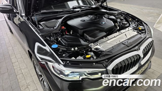 BMW 3-Series 2022 — photo 6