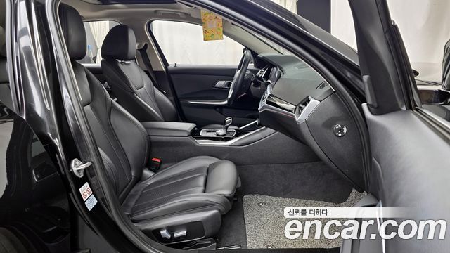 BMW 3-Series 2022 — photo 11