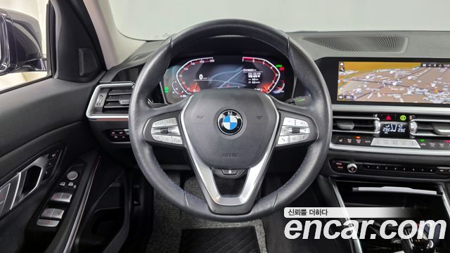 BMW 3-Series 2022 — photo 13
