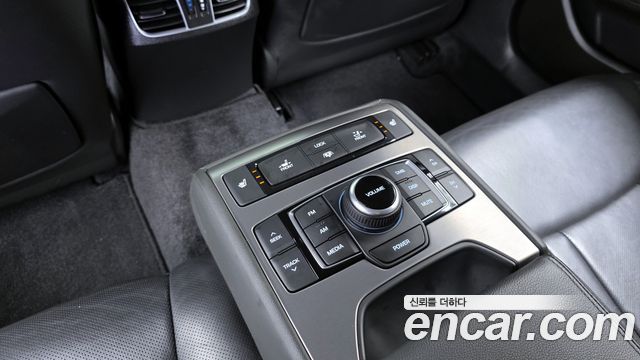 Hyundai Genesis 2015 — photo 19