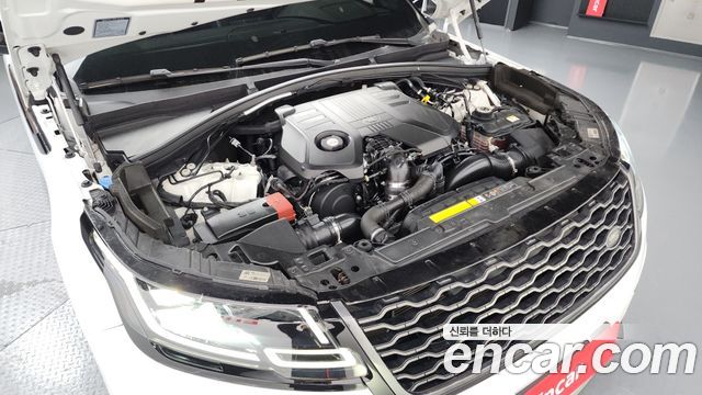 Land Rover Range Rover Velar 2019 — photo 6