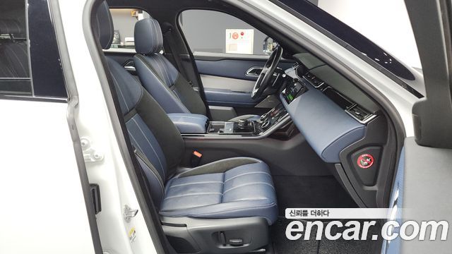 Land Rover Range Rover Velar 2019 — photo 11