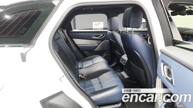 Land Rover Range Rover Velar 2019 — photo 12