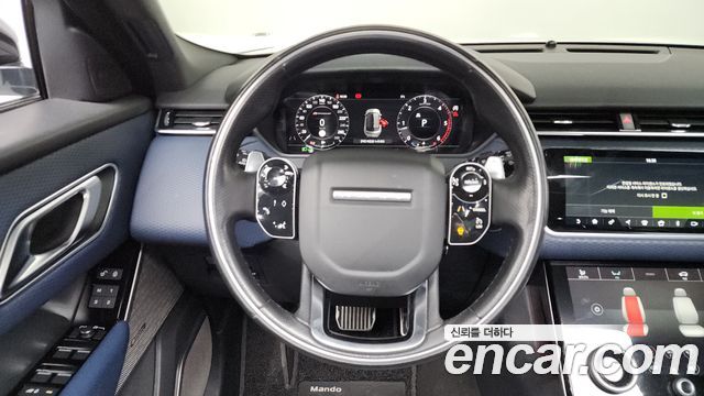 Land Rover Range Rover Velar 2019 — photo 13