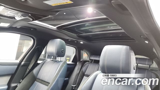 Land Rover Range Rover Velar 2019 — photo 18