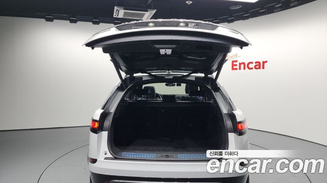 Land Rover Range Rover Velar 2019 — photo 20