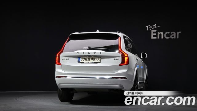 Volvo XC90 2022 — photo 4