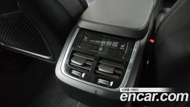 Volvo XC90 2022 — photo 19