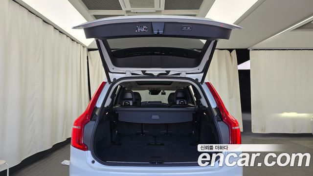 Volvo XC90 2022 — photo 20