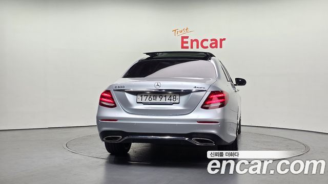 Mercedes-Benz E-Class 2020 — photo 4