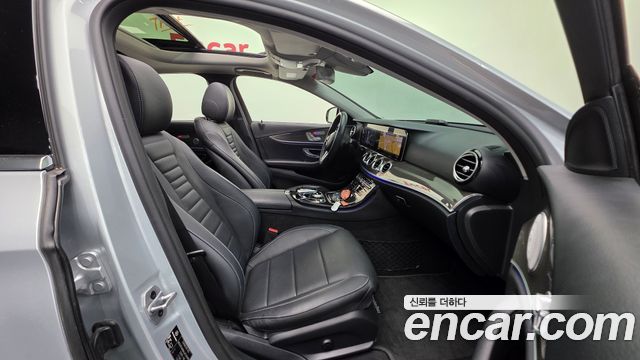Mercedes-Benz E-Class 2020 — photo 10