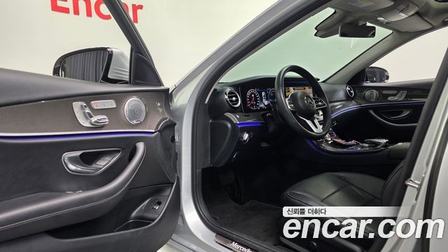 Mercedes-Benz E-Class 2020 — photo 13