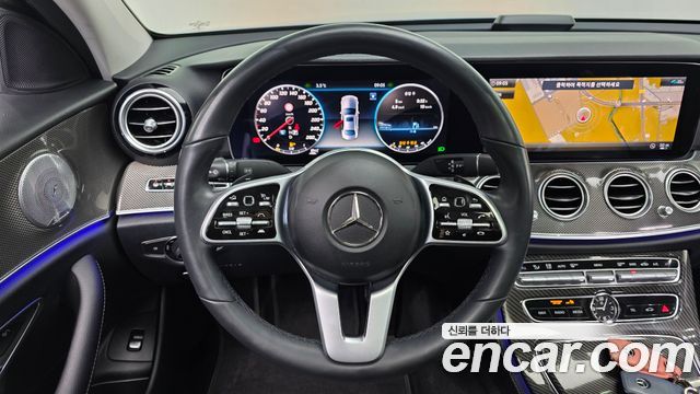 Mercedes-Benz E-Class 2020 — photo 14