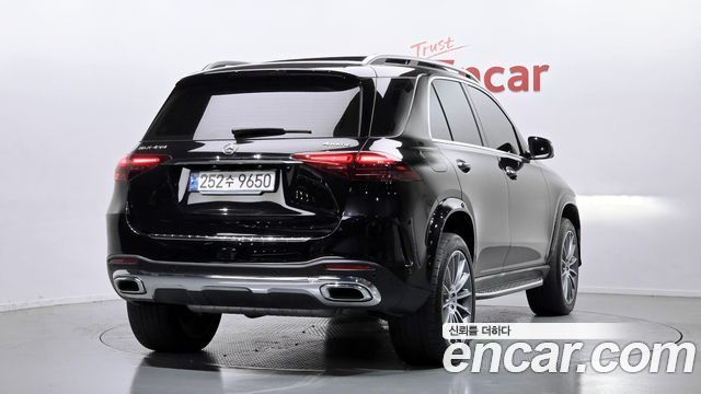 Mercedes-Benz GLE-Class 2024 — photo 2
