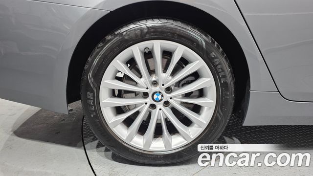 BMW 5-Series 2023 — photo 5