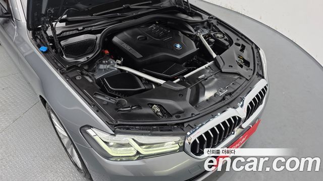 BMW 5-Series 2023 — photo 6