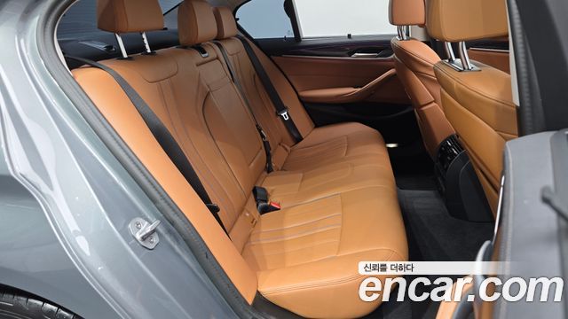 BMW 5-Series 2023 — photo 12