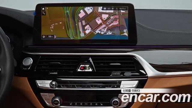 BMW 5-Series 2023 — photo 14
