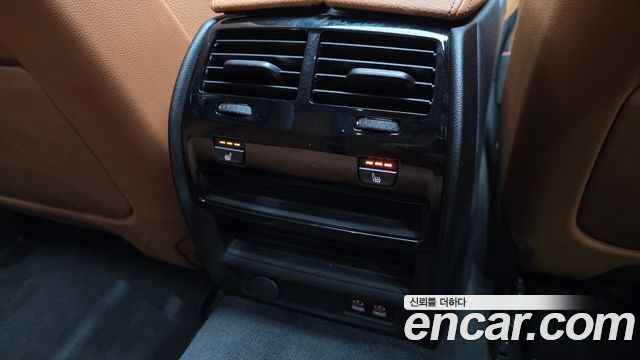 BMW 5-Series 2023 — photo 19