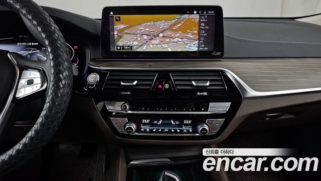 BMW Gran Turismo 2021 — photo 14