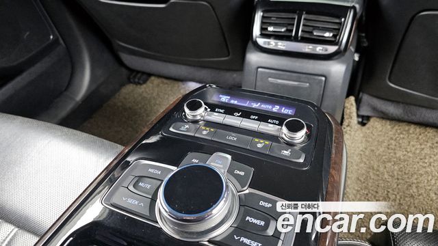 Genesis EQ900 2016 — photo 19