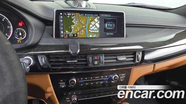 BMW X6 2018 — photo 14