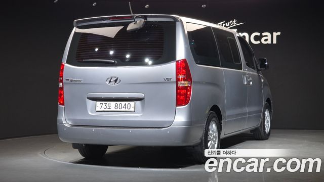 Hyundai Starex 2017 — photo 2
