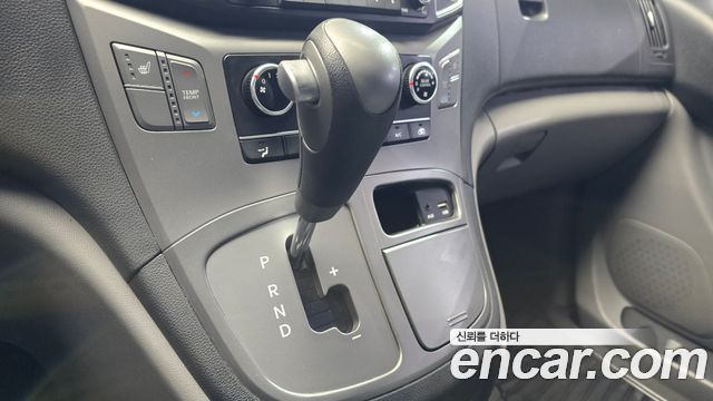 Hyundai Starex 2017 — photo 9