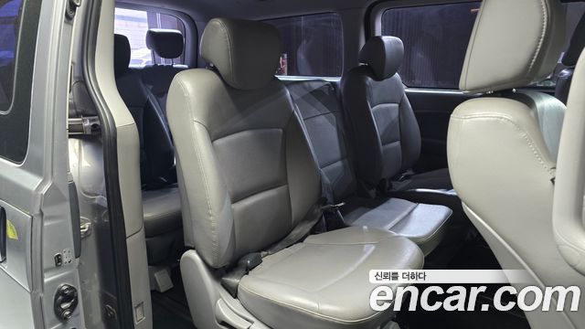 Hyundai Starex 2017 — photo 13