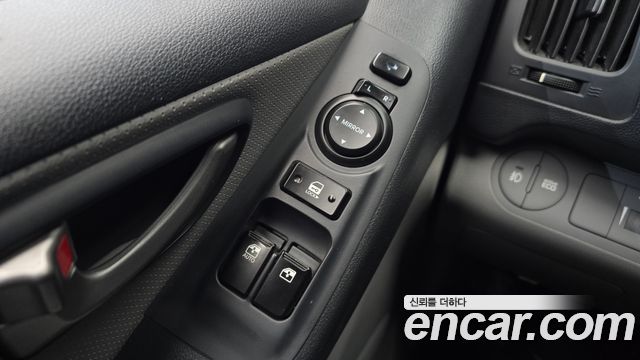 Hyundai Starex 2017 — photo 18