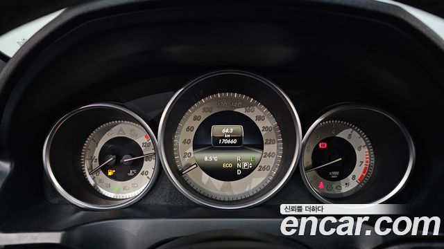 Mercedes-Benz E-Class 2015 — photo 8